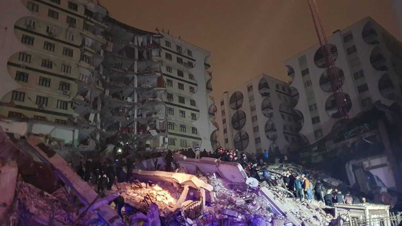 Depremde ölü sayısı 3 bine dayandı! - Resim: 3