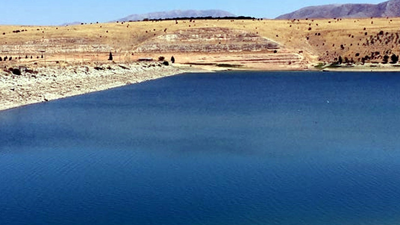 Depremde zarar gören baraj boşaltılacak