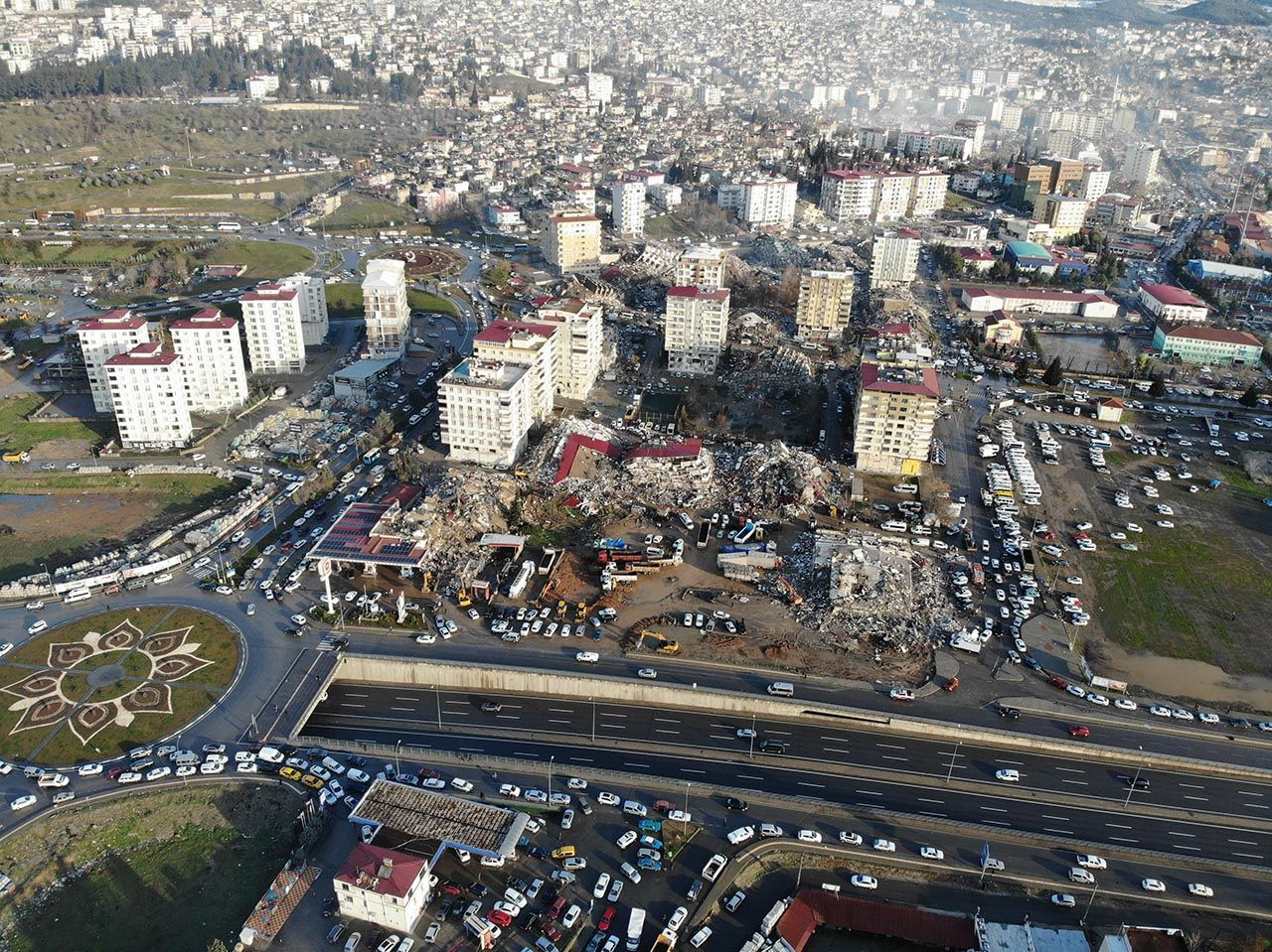 Bir şehir enkaza döndü! Depremin merkez üssü havadan böyle görüntülendi - Resim: 1