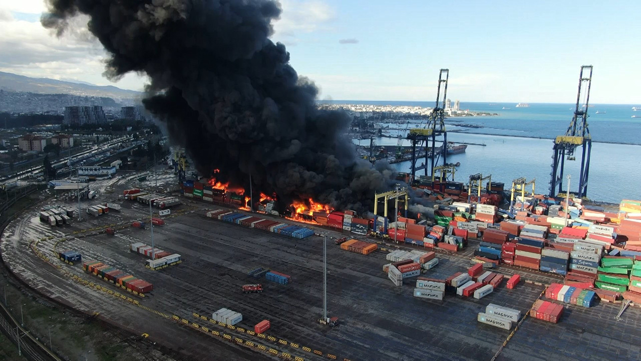 İskenderun limanındaki yangın söndürülemedi!