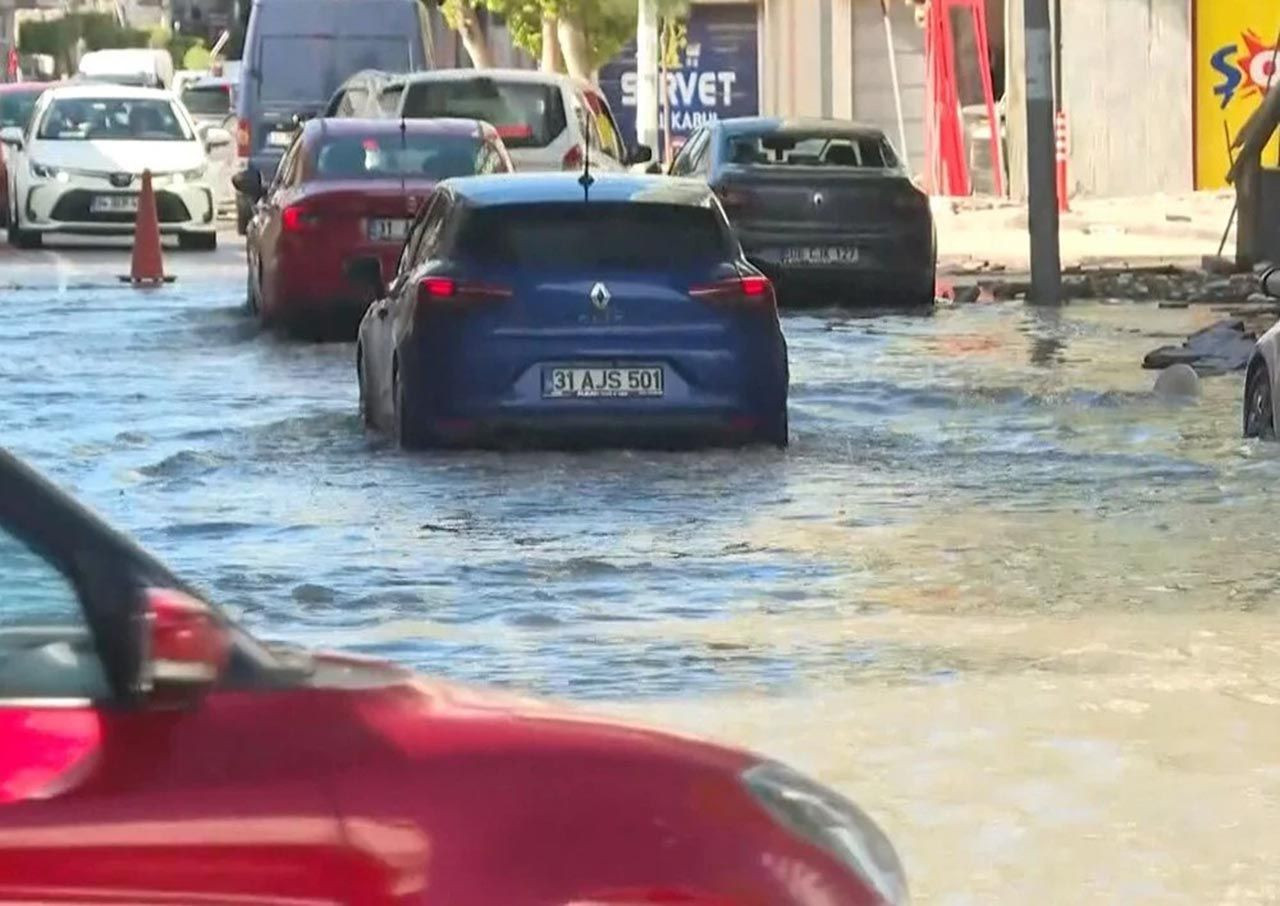 Deprem bölgesinde deniz taştı! Sokaklar sular altında - Resim: 2