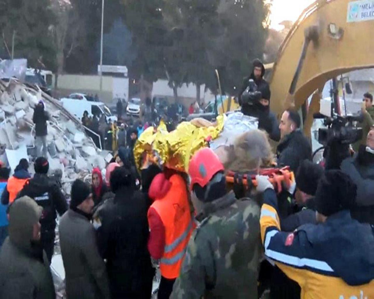 Otel enkazından 52 saat sonra çıkarıldı - Resim: 3