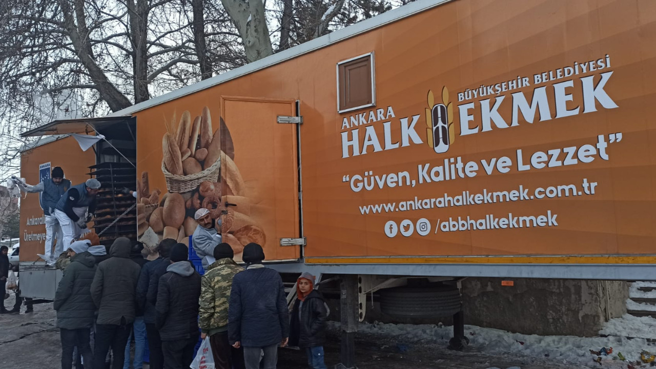 Ankara Büyükşehir'den deprem bölgesine 200 binden fazla ekmek sevkiyatı