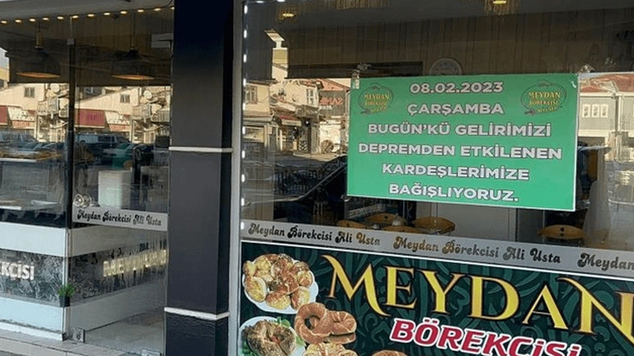Esnaftan depreme tam destek: Dükkanın camındaki notu görenler oraya koştu