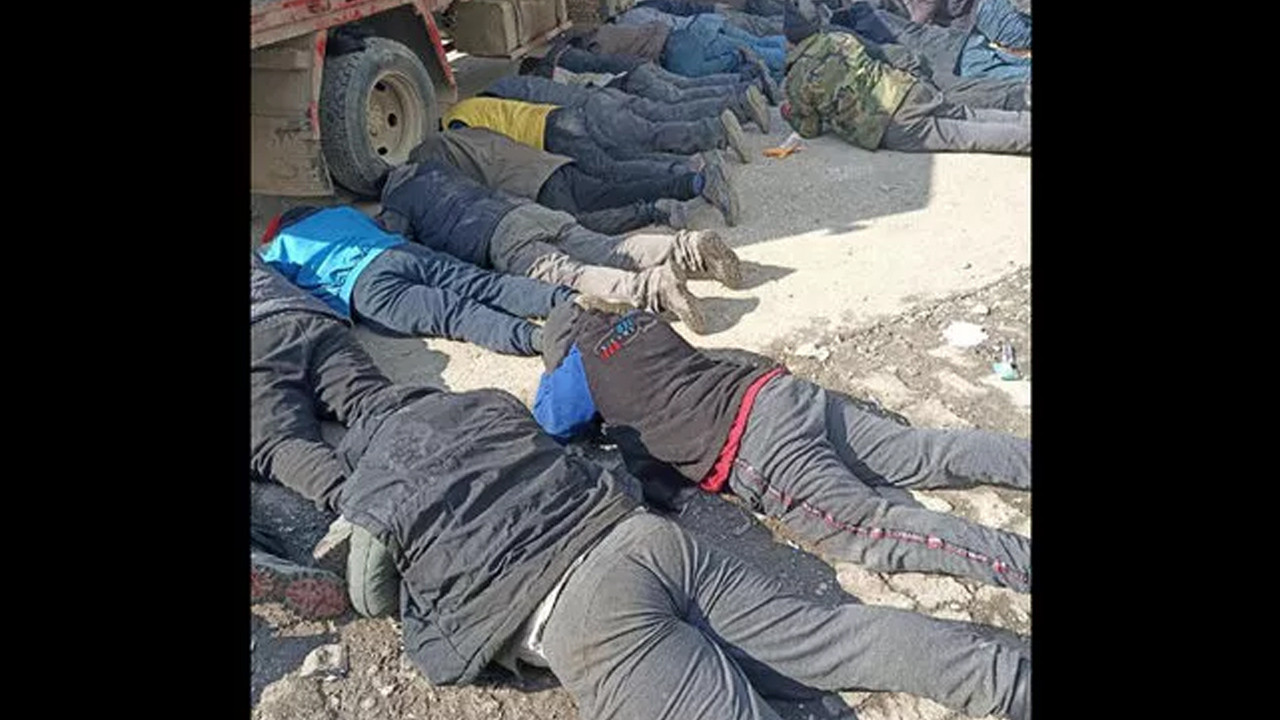 Deprem hırsızları böyle yakalandı: Üzerlerinden bakın neler çıktı!