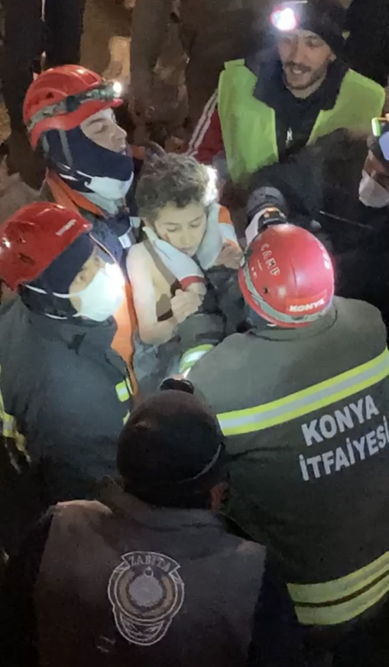 163 saat sonra çifte mucize!