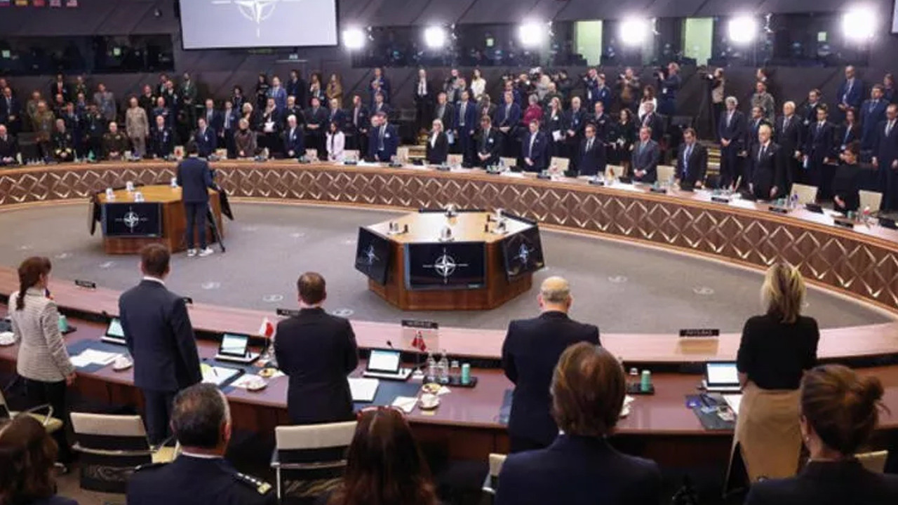 NATO'da 1 dakikalık saygı duruşu