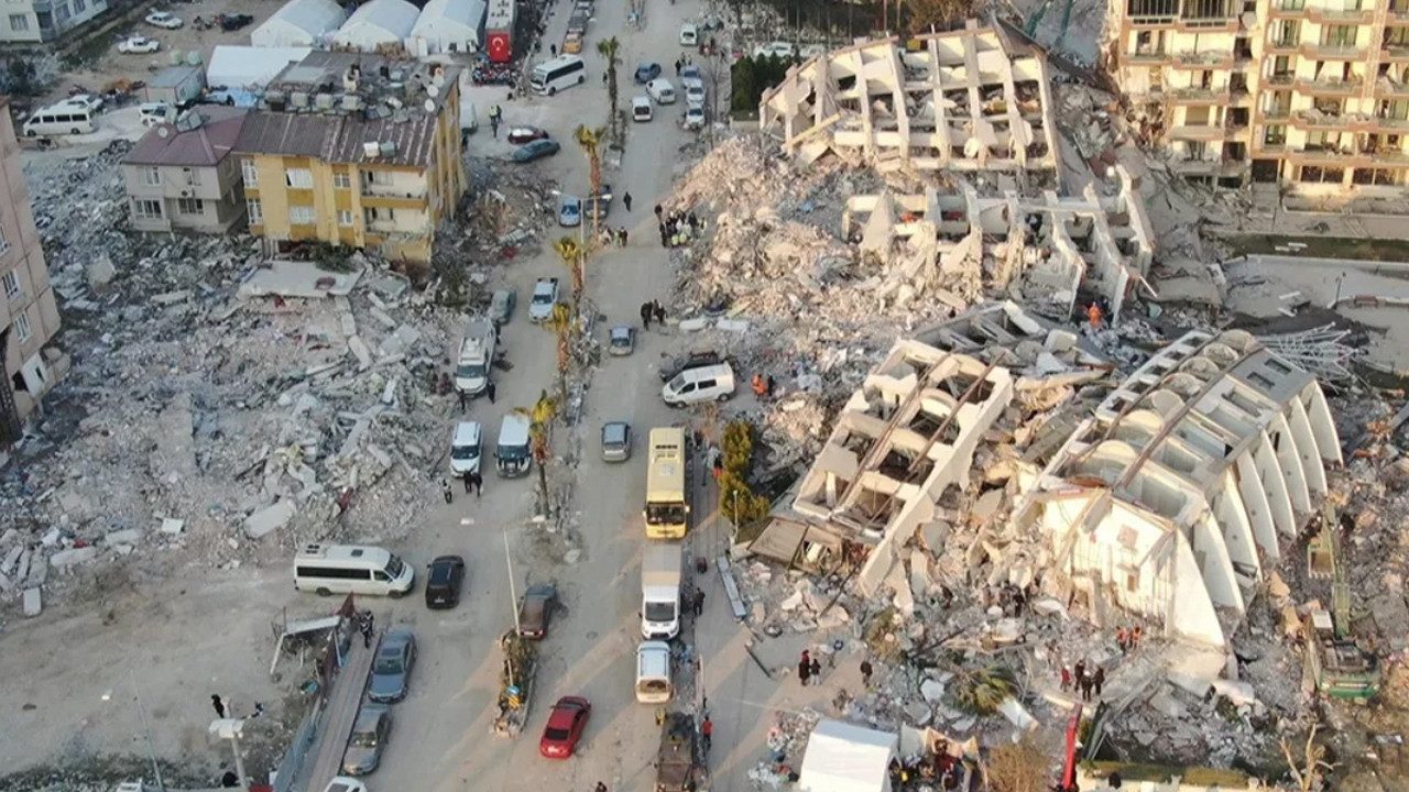 Şehri terk eden depremzedeler anlattı: İlk 3 gün ne bir siren , ne bir ambulans sesi vardı