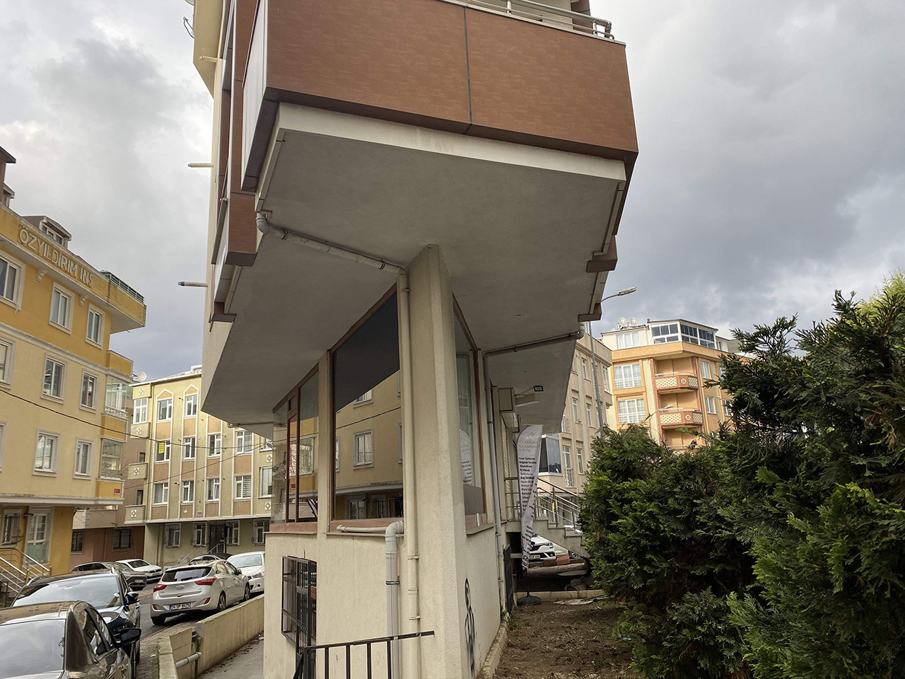 Sosyal medyada tartışılan binanın müteahhidi konuştu