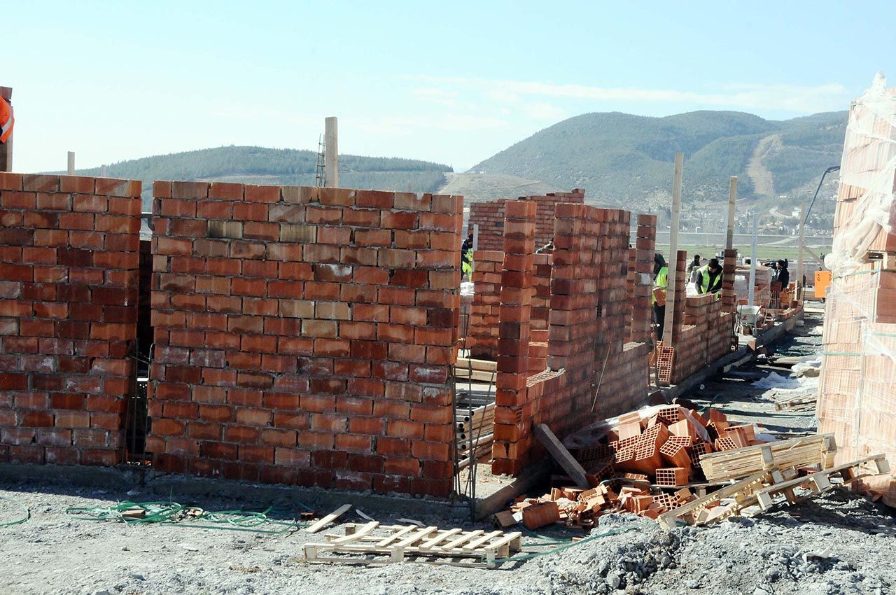 Depremzedeler için 2 odalı ev inşa ediliyor - Resim: 3