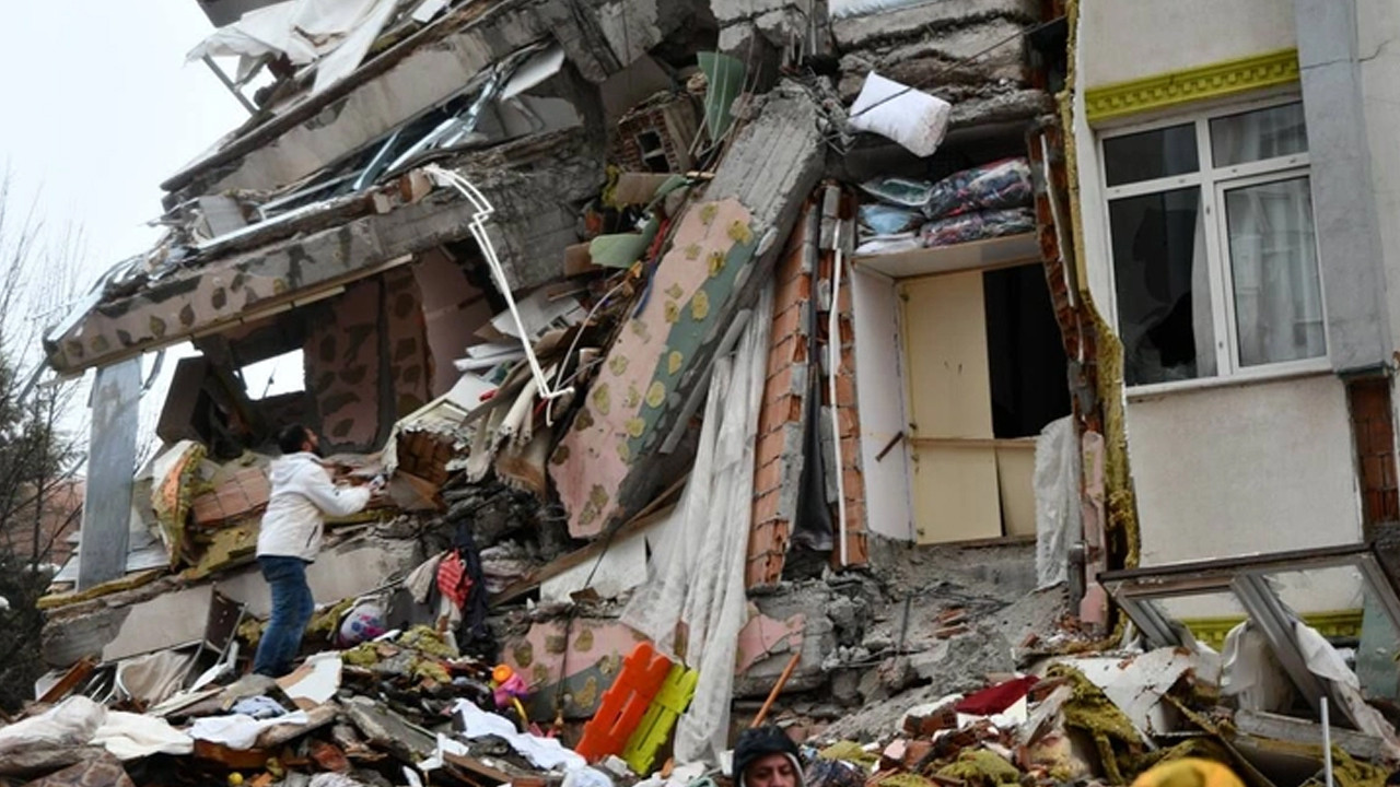 Yapımı 7 gün sürüyor: Deprem sonrası yapılan evler 300 yıl dayanıyor!