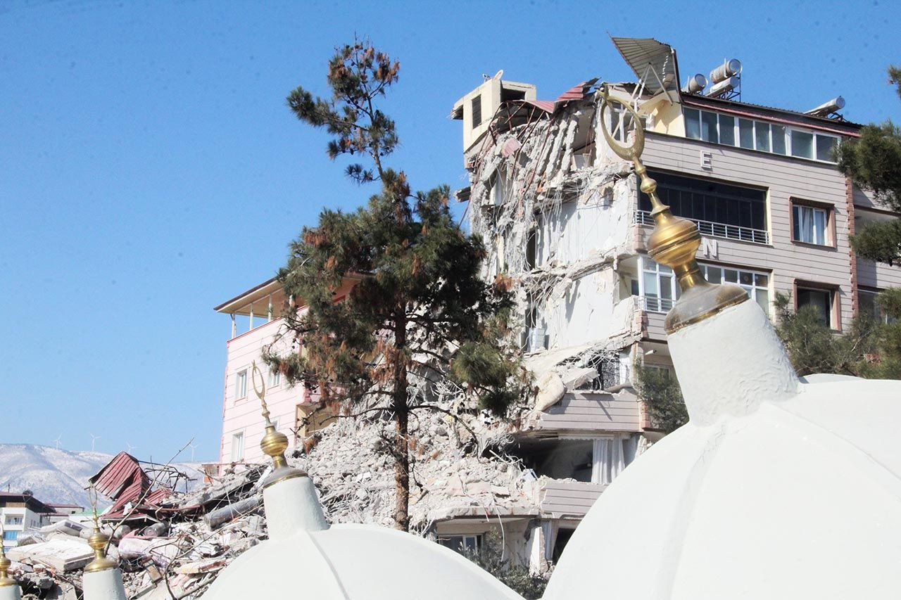 30 yıllık 14 binanın enkazından sadece 10 kişi kurtarıldı - Resim: 3