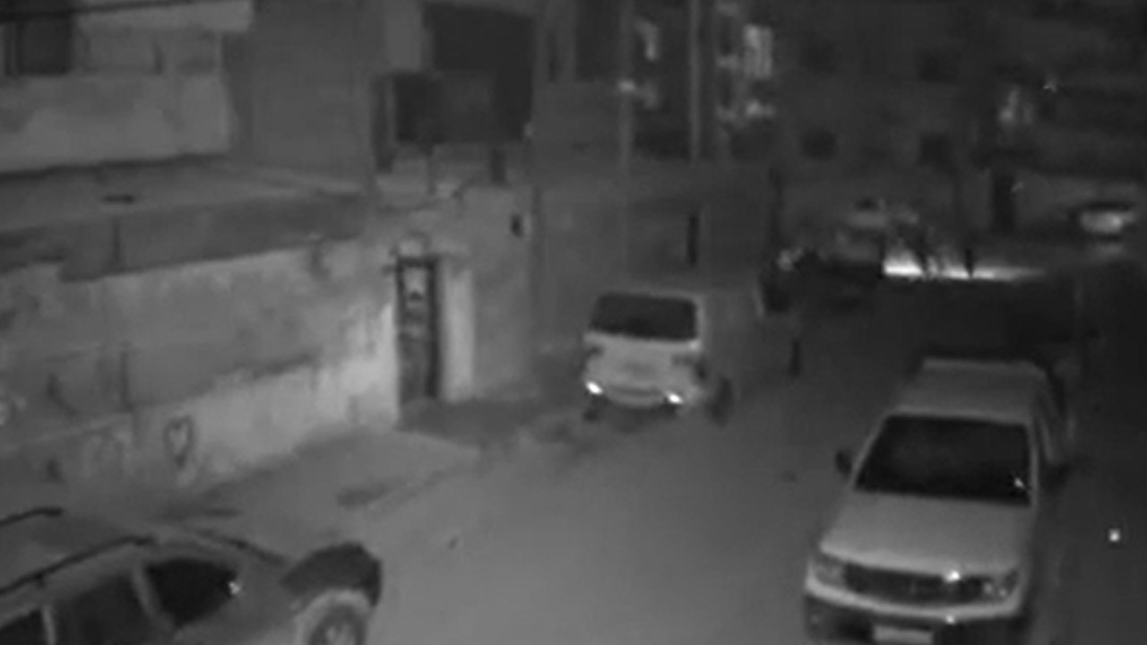 Hatay merkezli deprem Suriye'de güvenlik kamerasına yansıdı