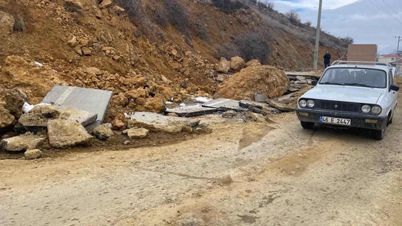 Deprem sonrasında ürküten görüntü: İşte en fazla yer kaymasının olduğu ilçede son durum