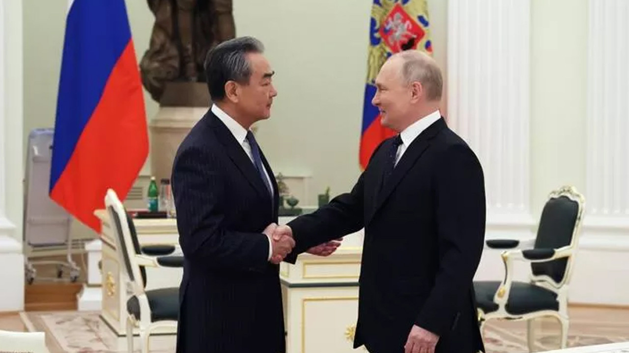 Çinli üst düzey yetkili Putin ile görüştü