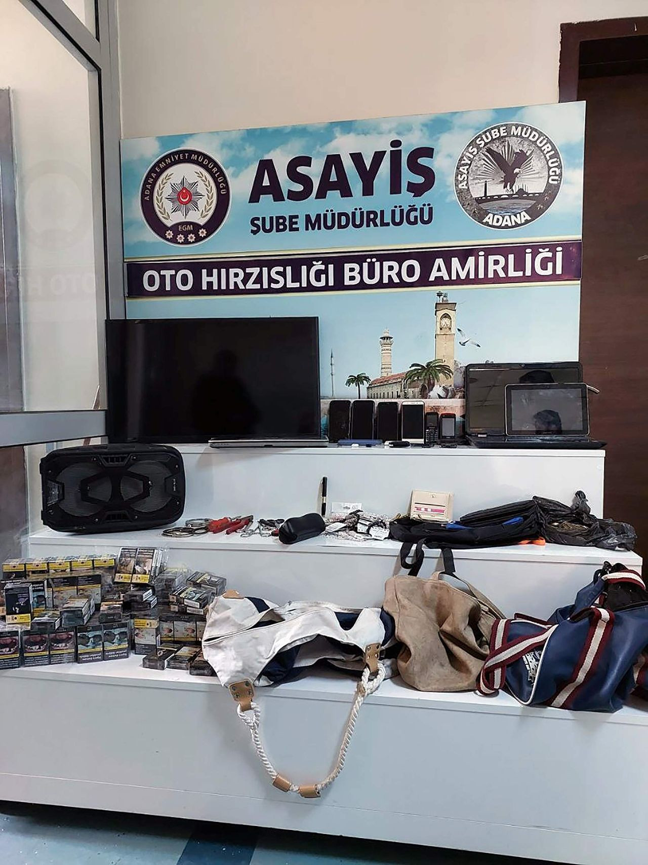 Deprem bölgesini yağmaladı, çalıntı araçla yakalandı - Resim: 2
