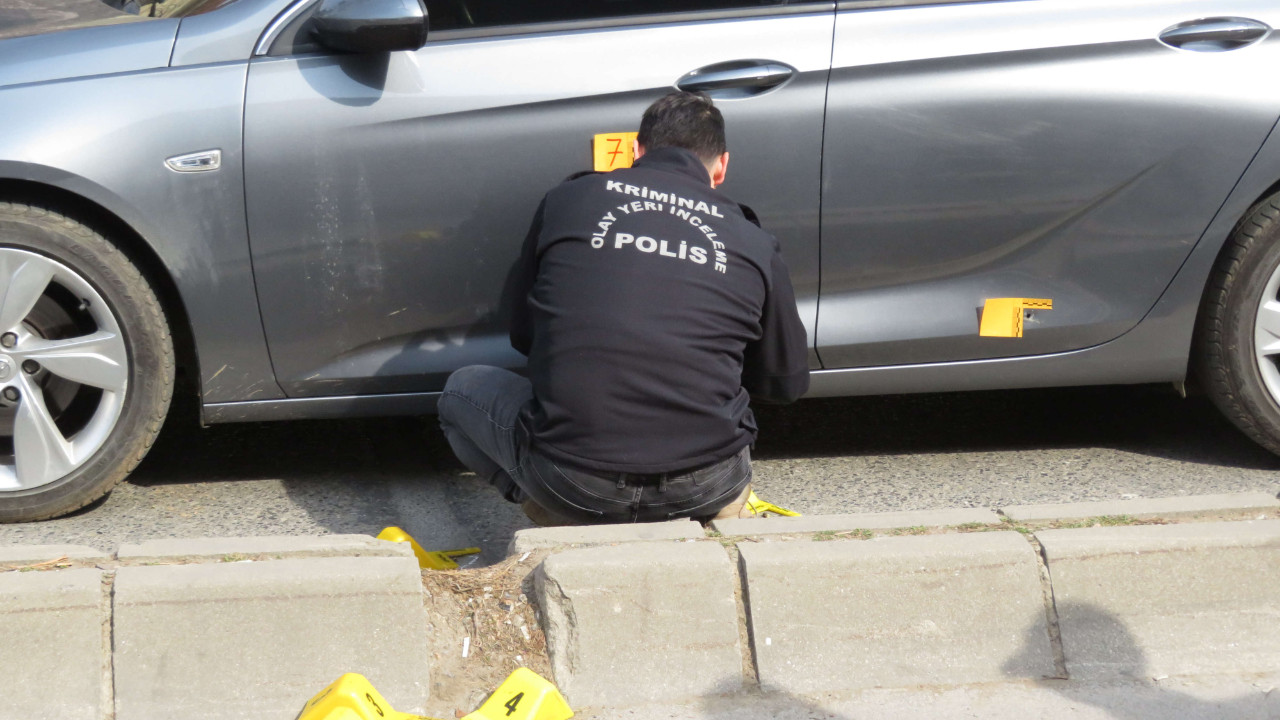 İstanbul'da trafik ışıklarında silahlı saldırı