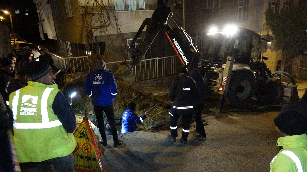 İstanbul'da büyük panik! 2 apartman boşaltıldı