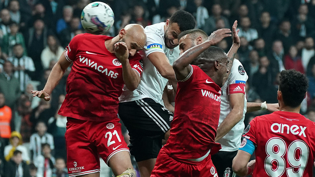 Beşiktaş, kendi sahasında Antalyaspor'a 2 puan bıraktı