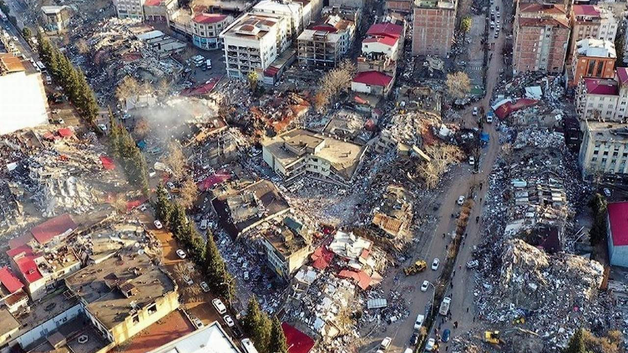 Deprem bölgesine inşa edilecek 85 bin 250 konut ortalığı karıştırdı