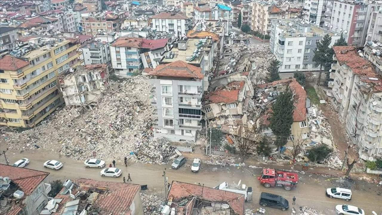 Canlı yayında ''8'e varan büyüklükte deprem bekliyoruz'' iddiası