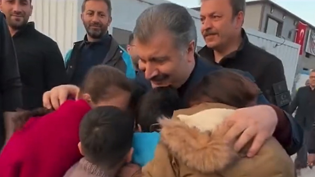 Bakan Koca tepki çeken videoyu kaldırdı: ''1 dakika 53 saniye için özür dilerim''