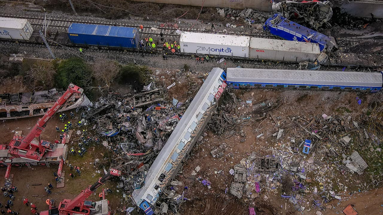 Yunanistan'da tren faciasında can kaybı yükseldi