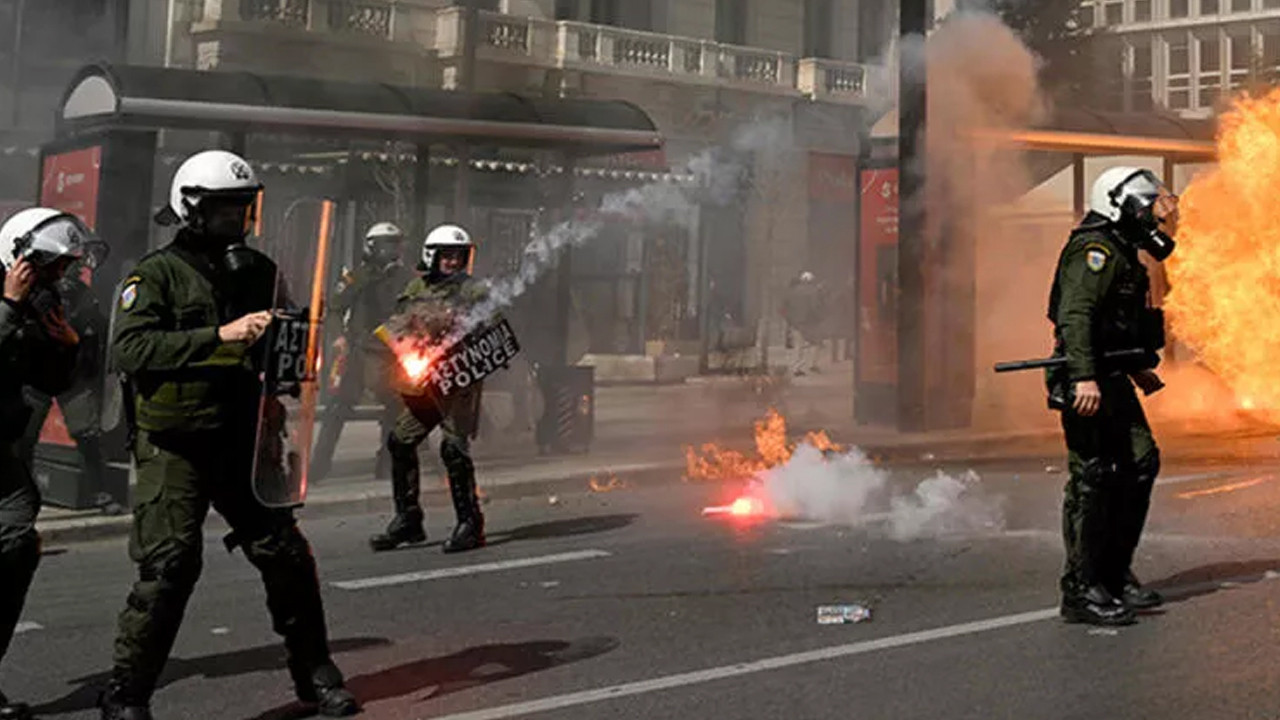 Yunanistan'da protestolar dinmiyor: Polisle çatıştılar