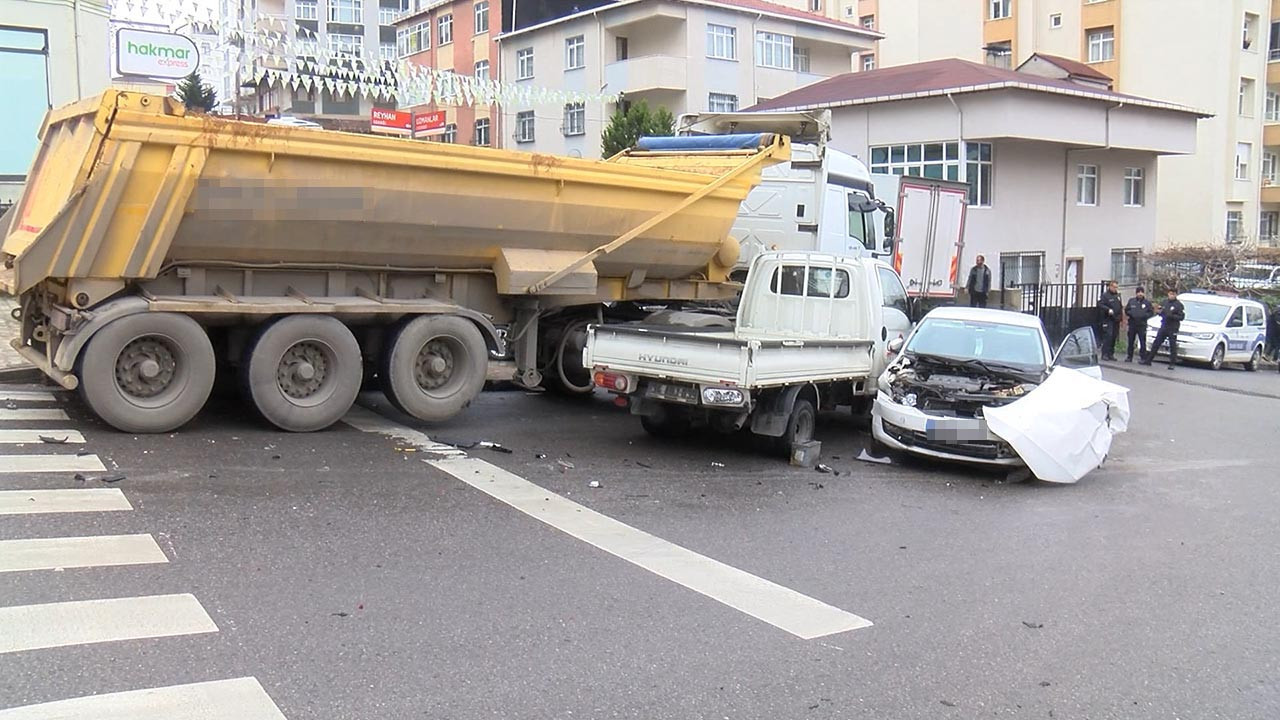 İstanbul'da sürücüsüz kamyon dehşeti! 13 aracı biçti