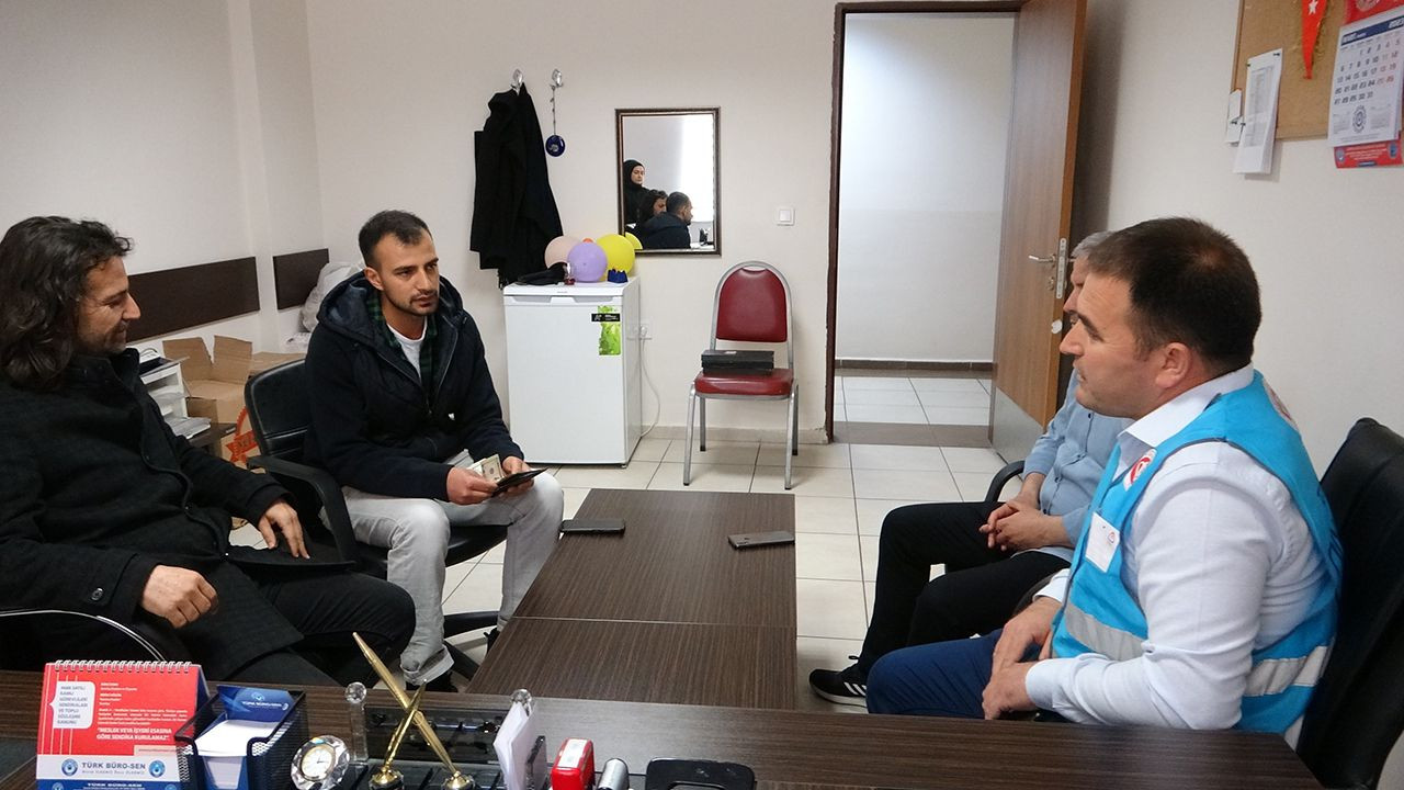 Deprem yardımı olan kıyafetten çıkan parayı görünce 1 saniye bile düşünmedi - Resim: 3