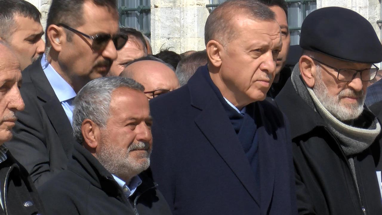 Erdoğan eski patronunun cenazesine katıldı