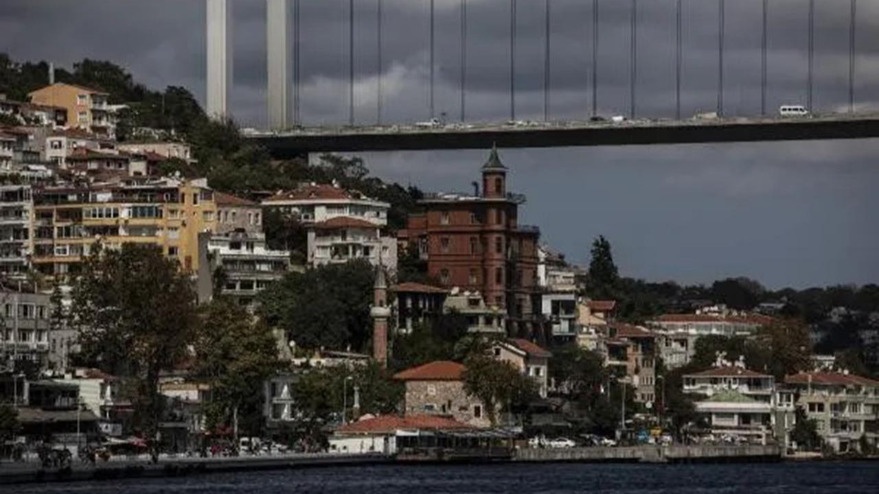 İstanbul Boğazı'nın incisi yalılardan kaçış başladı