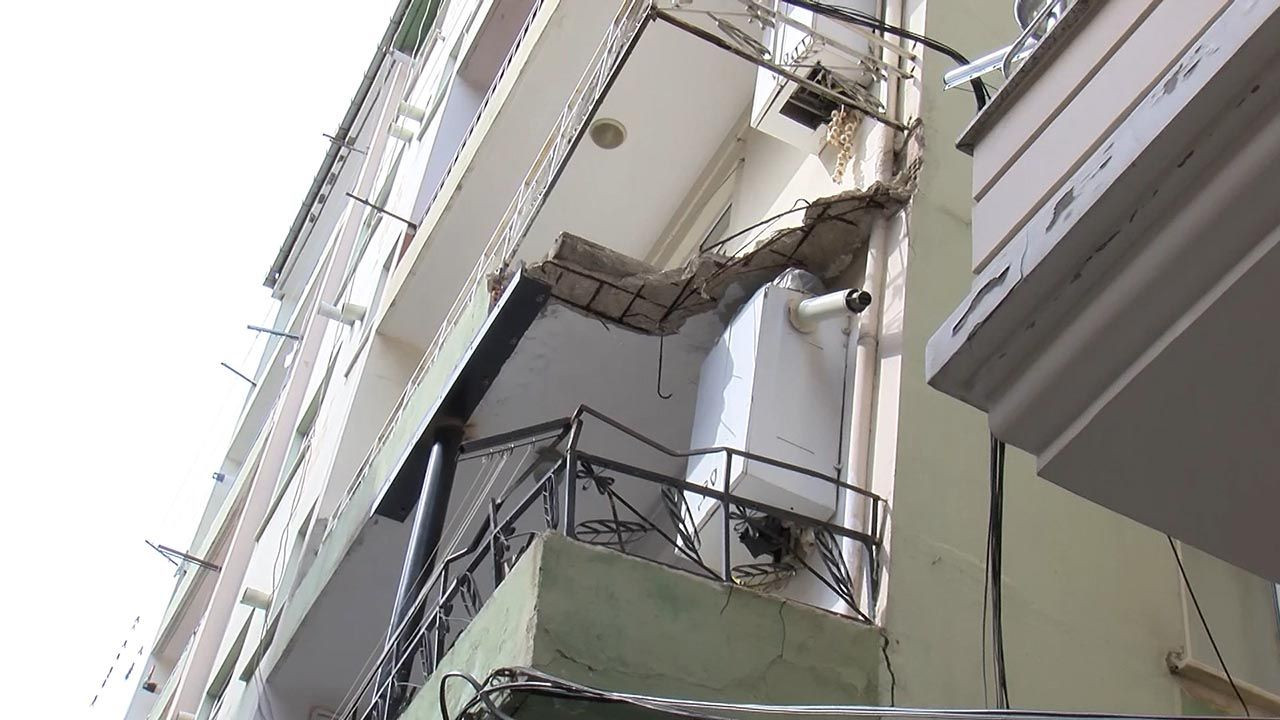 Balkonu çöken 45 yıllık bina mühürlendi - Resim: 1