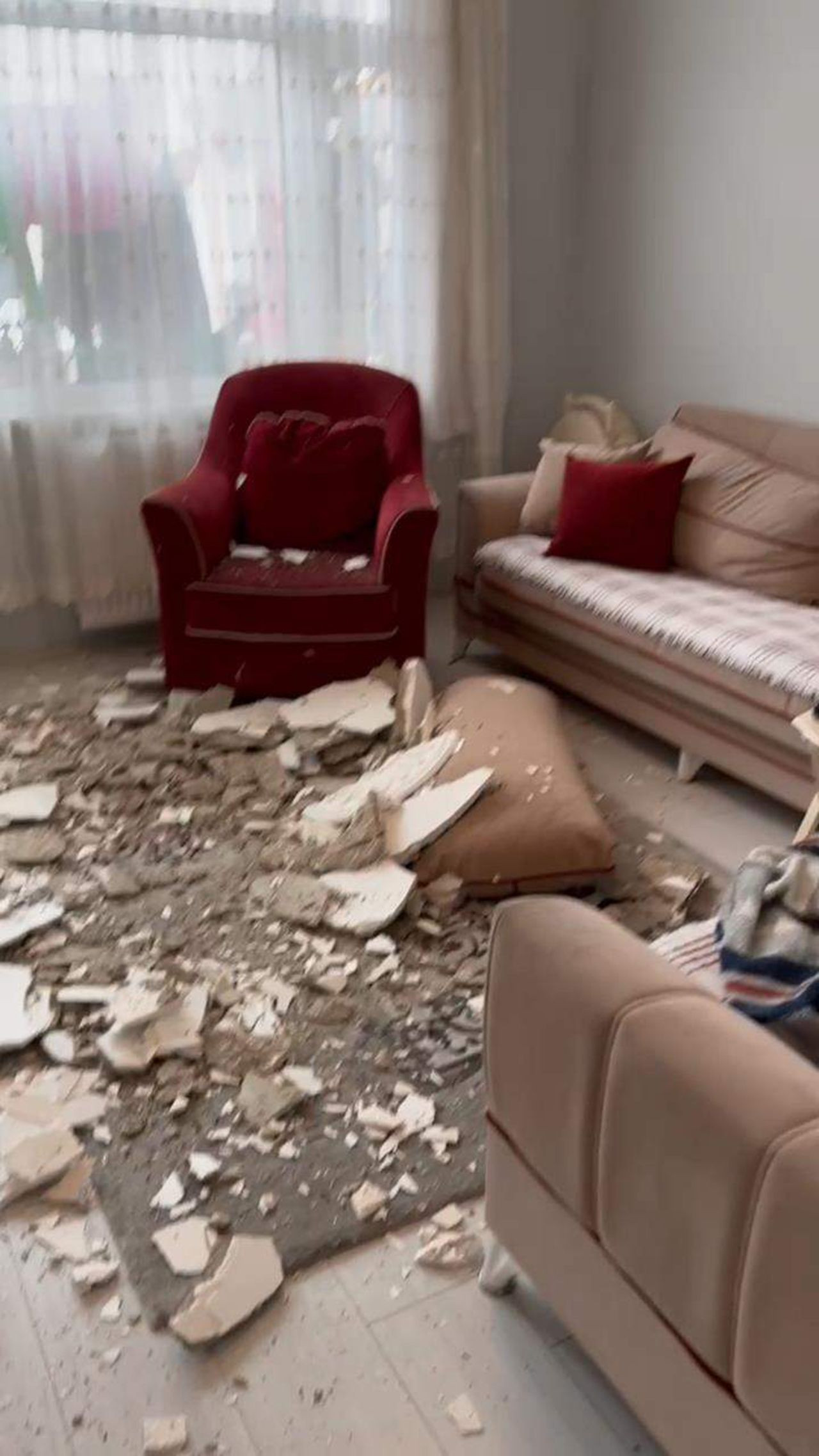 İstanbul'da deprem paniği! Bir anda çöktü - Resim: 4