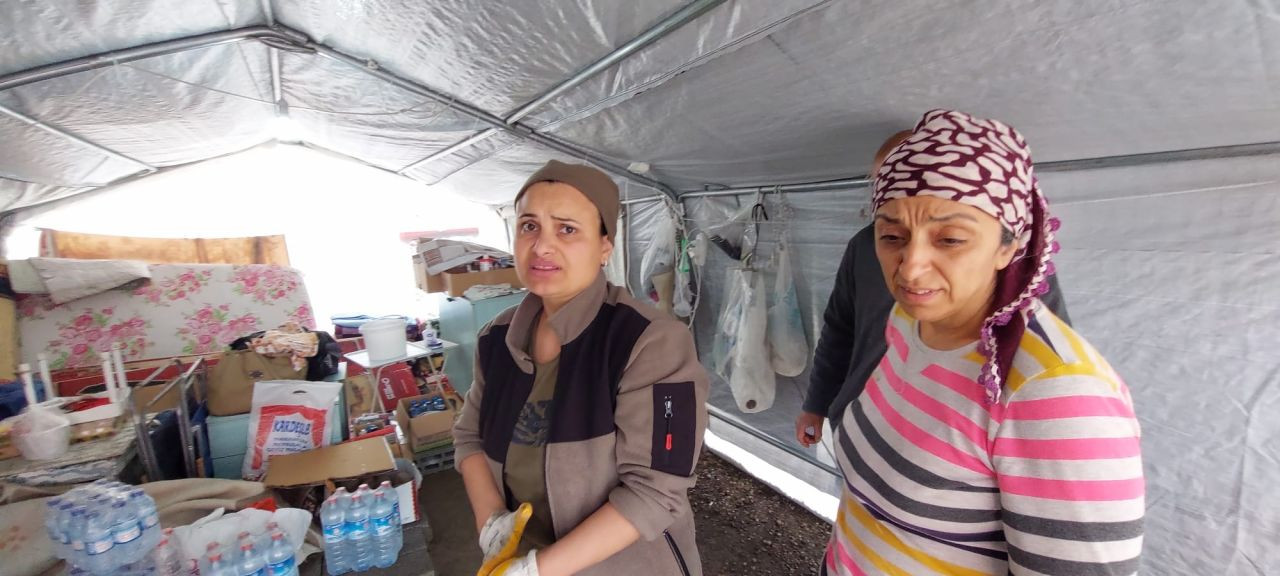 Deprem bölgesindeki sağanak yağış çileye dönüştü - Resim: 2