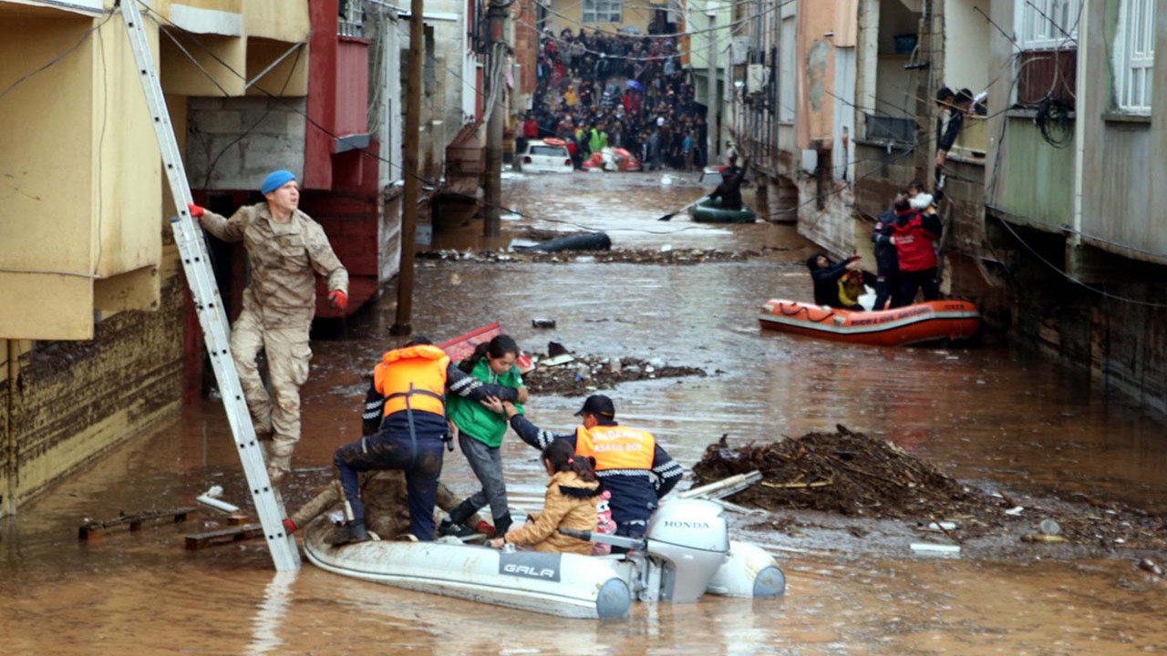 Şanlıurfa ve Adıyaman'da sel felaketi: Can kaybı 14'e yükseldi