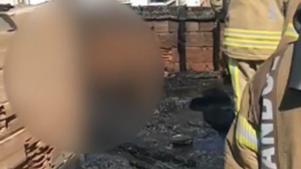 Yangın çıkan binada erkek cesedi bulundu