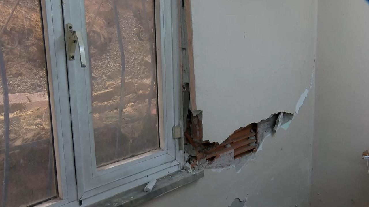 İstanbul'da çöken istinat duvarı binaya hasar verdi - Resim: 3