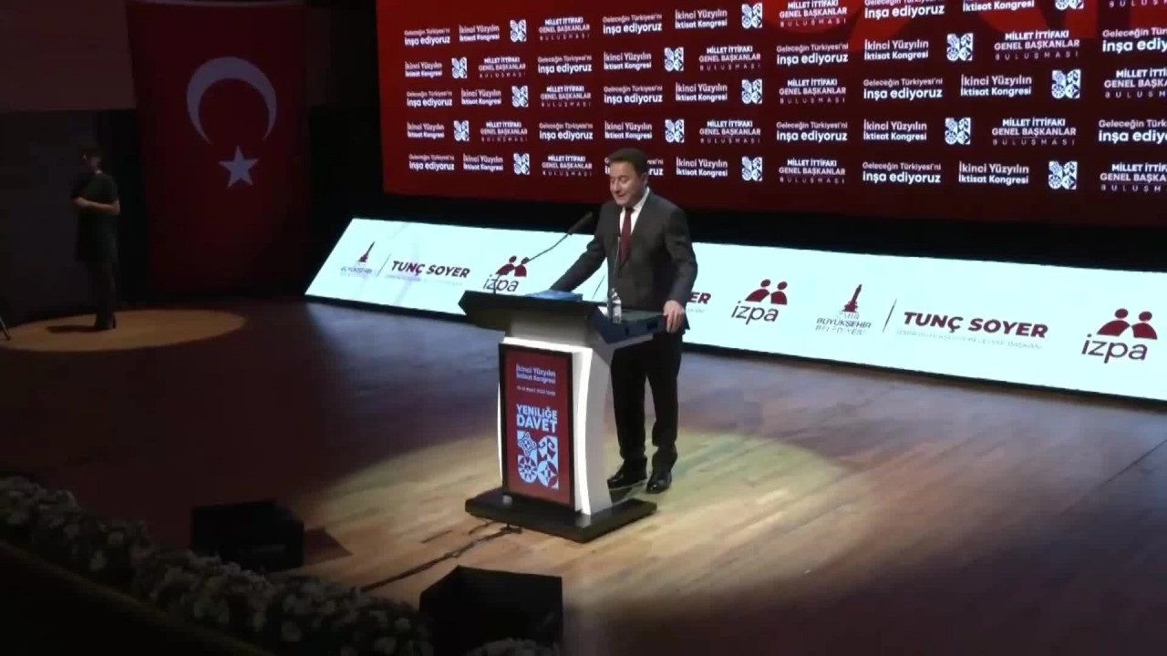 ''Kılıçdaroğlu'na 3 cümle önereceğim'' dedi salonda alkış tufanı koptu
