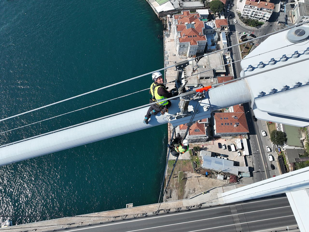 İstanbul Boğazı'nın metrelerce üzerinde nefes kesen anlar kamerada - Resim: 4