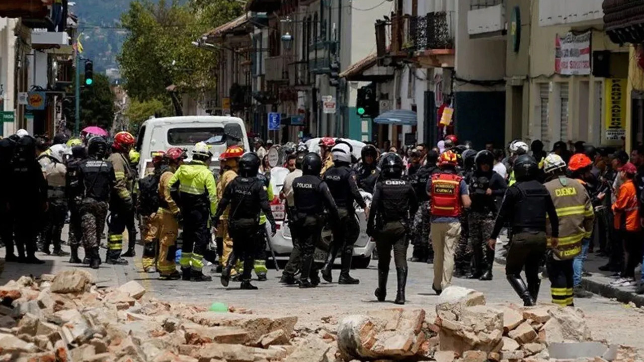 Depremin vurduğu Ekvador'da OHAL kararı