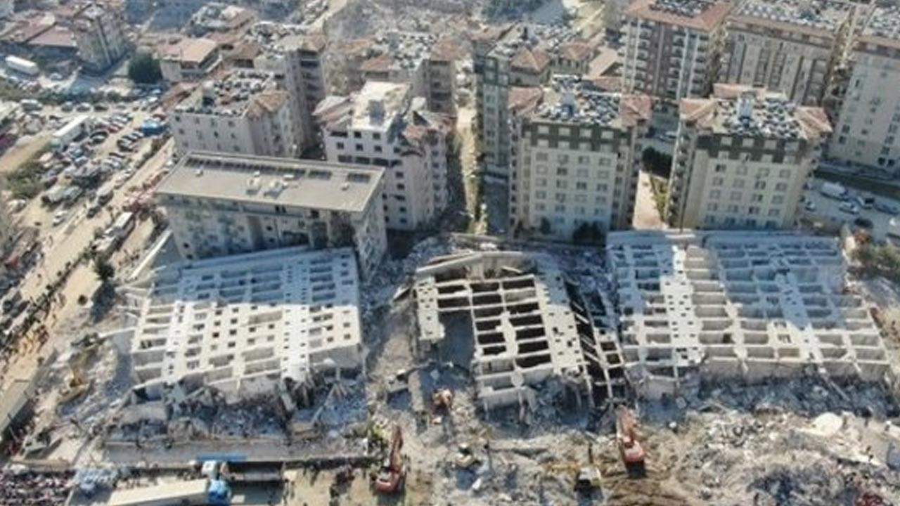 Depremde çok sayıda kişiye mezar olan Rönesans Sitesi'nin yapı denetim sorumlusu tutuklandı