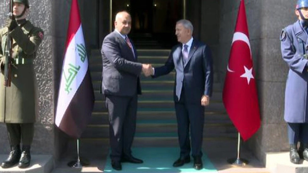 Bakan Akar, Iraklı mevkidaşı Abbasi ile görüştü