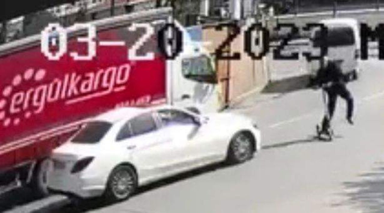 İstanbul'da elektrikli scooter kazası kamerada! Çarpıp kaçtı - Resim: 4