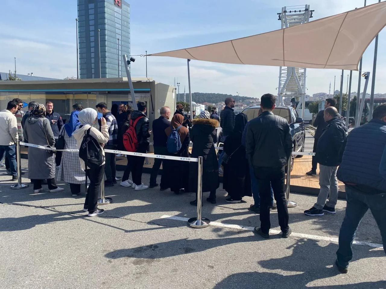 Türkiye’nin yerli otomobili Togg görücüye çıktı: Vatandaşlardan yoğun ilgi - Resim: 3