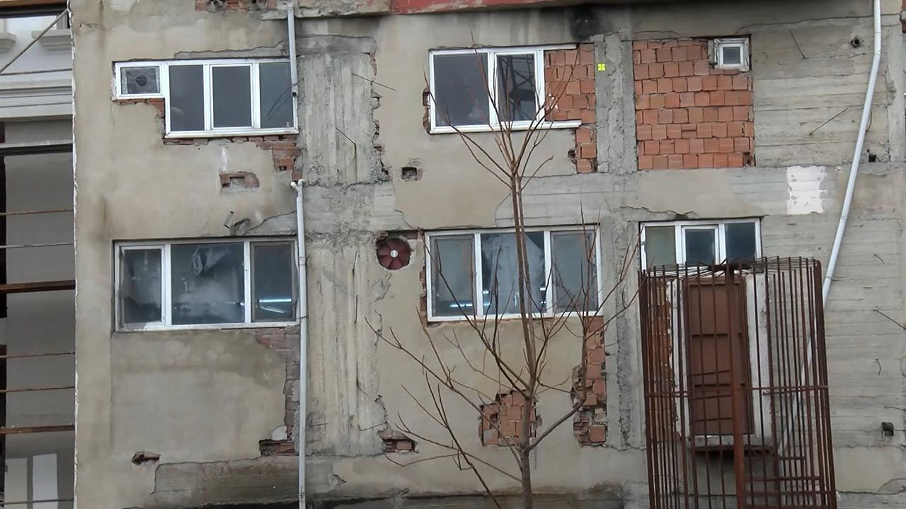 Sosyal medyanın konuştuğu ilginç bina yıkılıyor - Resim: 2