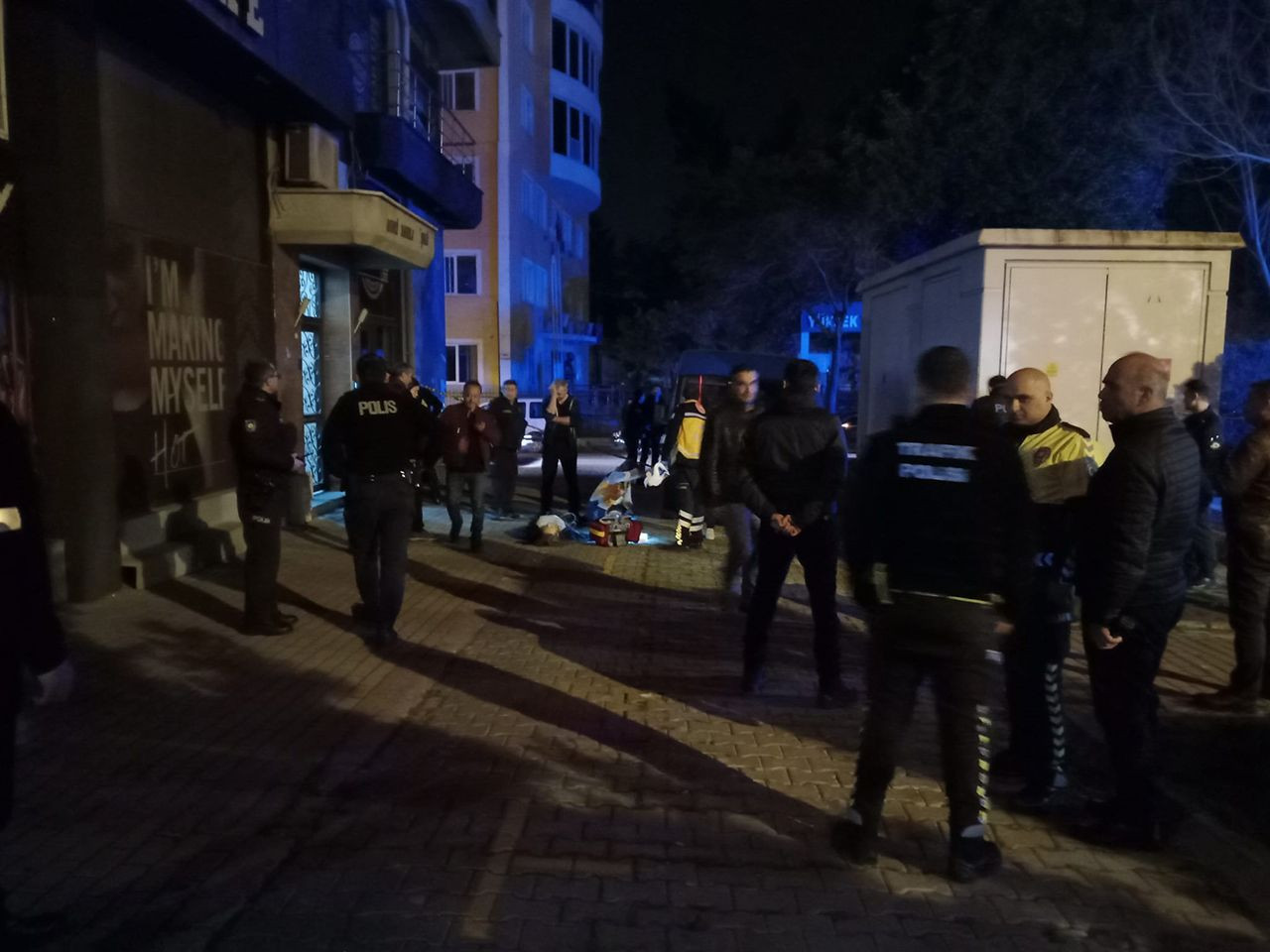 Şiddet uygulayan eşine sinirlendi, kendini balkondan aşağı attı - Resim: 3