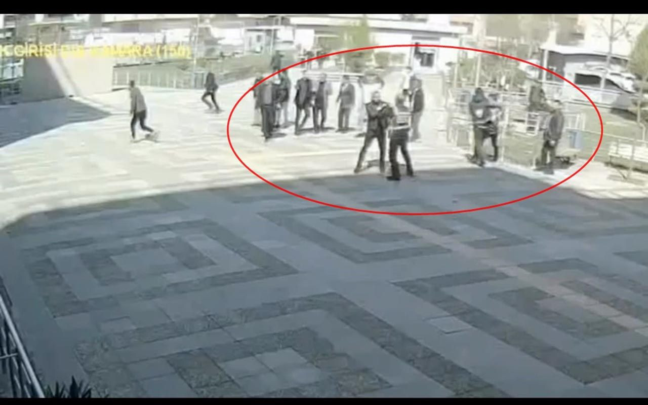 Adliye önünde tekme tokat kavga - Resim: 3