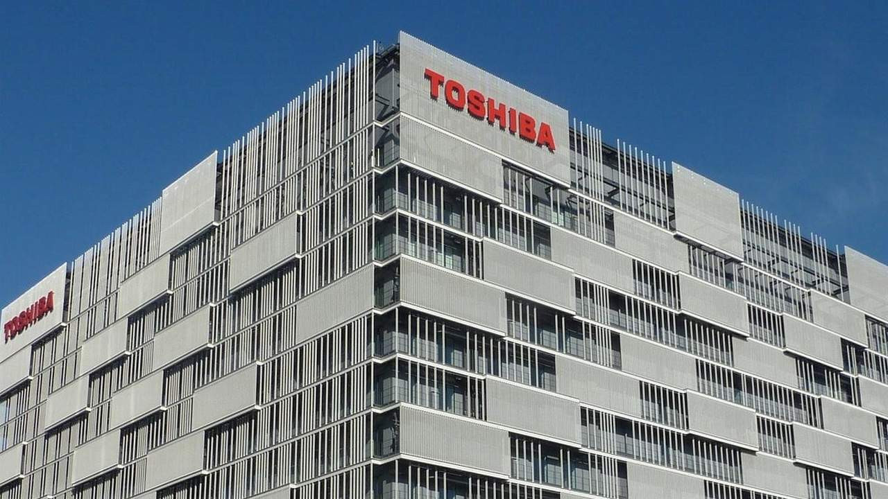 Dünya devi iflasın eşiğinde! Alarm çanları Toshiba içi çalıyor