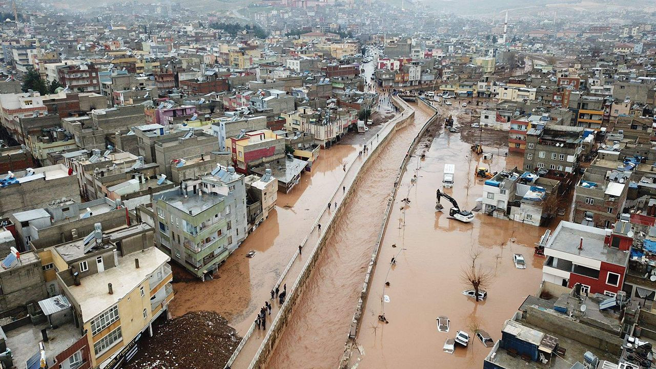 Şanlıurfa'da sel sonrası yıkılacak bina sayısı açıklandı